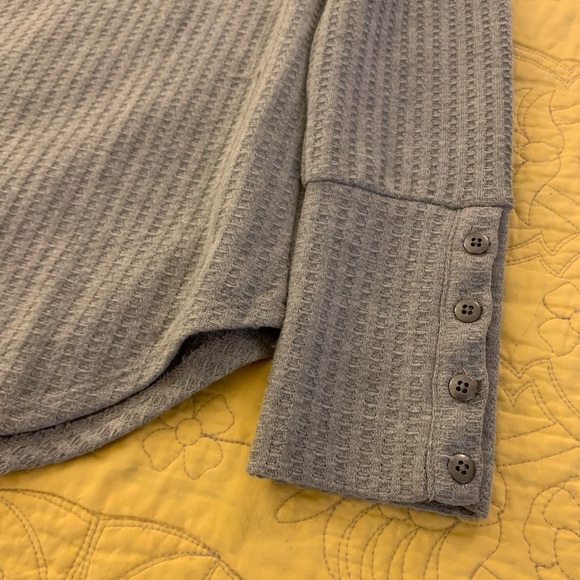 Women’s gray sweater - Picture 5 of 10